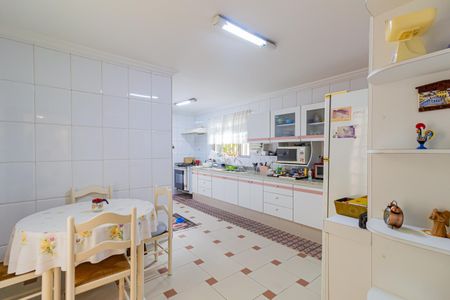 Casa à venda com 339m², 5 quartos e 1 vagaCozinha