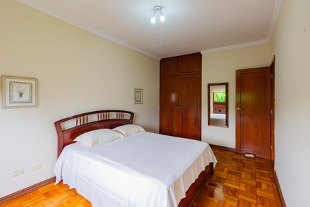 Casa à venda com 339m², 5 quartos e 1 vagaQuarto 1