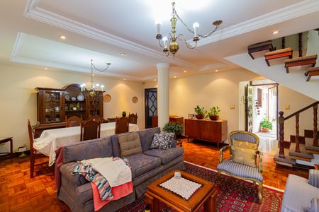 Casa à venda com 5 quartos, 339m² em Granja Julieta, São Paulo