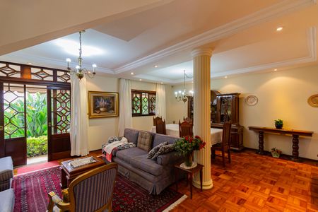Casa à venda com 339m², 5 quartos e 1 vagaSala