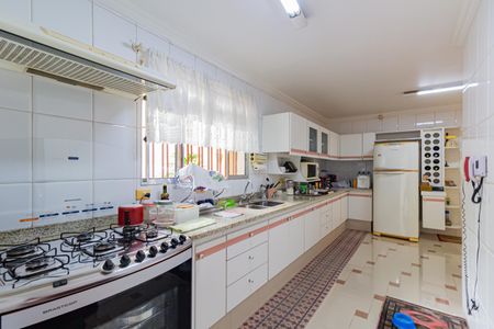 Casa à venda com 339m², 5 quartos e 1 vagaCozinha