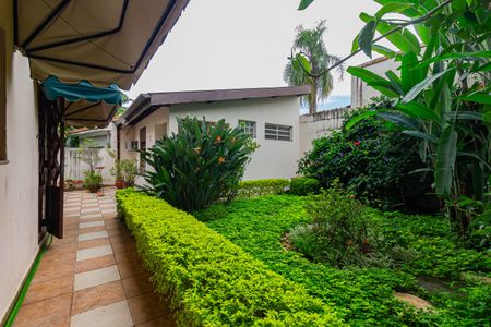 Casa à venda com 339m², 5 quartos e 1 vagaQuintal