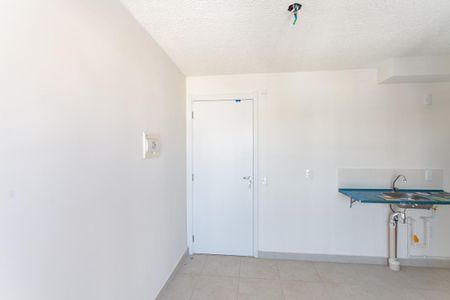 Sala de apartamento para alugar com 2 quartos, 36m² em Parque Industrial Tomas Edson, São Paulo