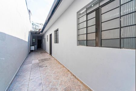 Casa à venda com 90m², 3 quartos e 1 vagaCorredor Externo