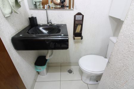 Casa de condomínio à venda com 64m², 2 quartos e 1 vagaLavabo