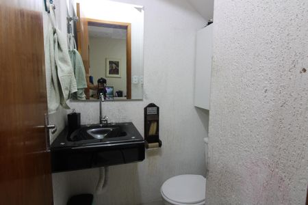 Casa de condomínio à venda com 64m², 2 quartos e 1 vagaLavabo