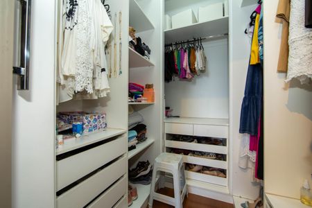 Apartamento à venda com 85m², 3 quartos e 2 vagasCLOSET QUARTO3