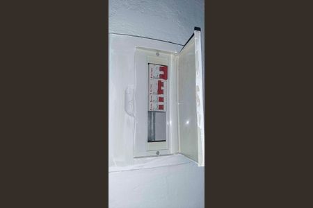 Casa para alugar com 50m², 2 quartos e sem vaga Casa para alugar com 50m², 2 quartos e sem vagaQuadro de Luz