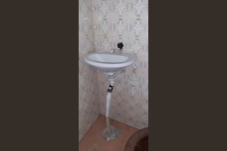 Casa para alugar com 50m², 2 quartos e sem vaga Casa para alugar com 50m², 2 quartos e sem vagaBanheiro