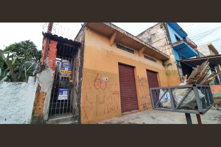 Casa para alugar com 50m², 2 quartos e sem vaga Casa para alugar com 50m², 2 quartos e sem vagaFachada