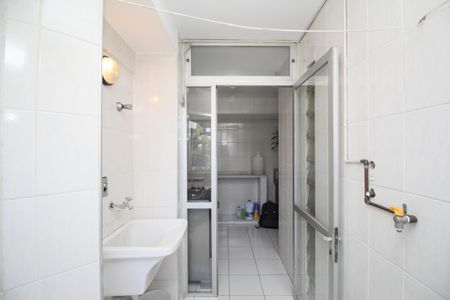 Apartamento para alugar com 65m², 3 quartos e 1 vagaÁrea de Serviço