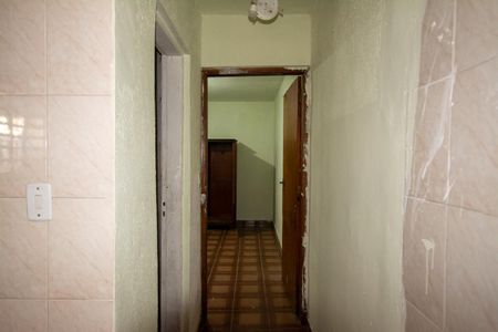 Casa à venda com 90m², 3 quartos e 2 vagasCorredor interno