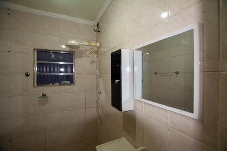 Casa à venda com 90m², 3 quartos e 2 vagasBanheiro
