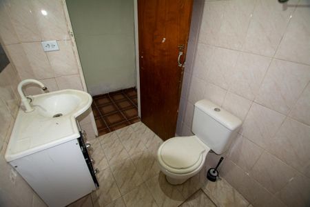 Casa à venda com 90m², 3 quartos e 2 vagasBanheiro