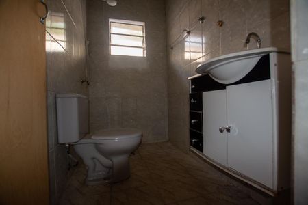Casa à venda com 90m², 3 quartos e 2 vagasBanheiro