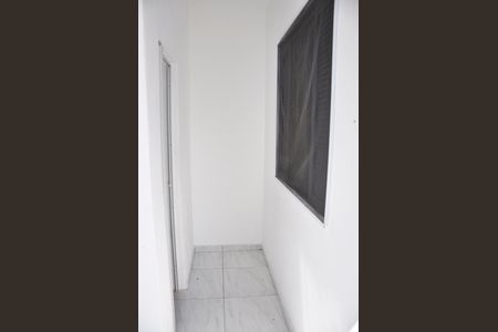 Casa à venda com 95m², 2 quartos e 1 vagaDetalhe - Corredor Externo