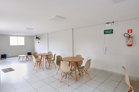 Apartamento para alugar com 55m², 2 quartos e 1 vaga Apartamento para alugar com 55m², 2 quartos e 1 vagaÁrea comum - Salão de festas