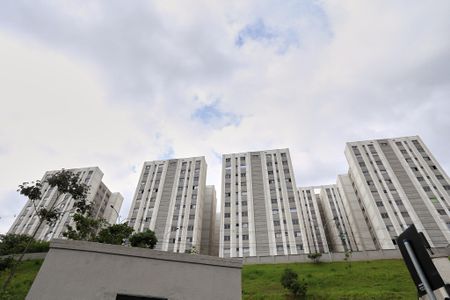 Apartamento para alugar com 55m², 2 quartos e 1 vaga Apartamento para alugar com 55m², 2 quartos e 1 vagaFachada