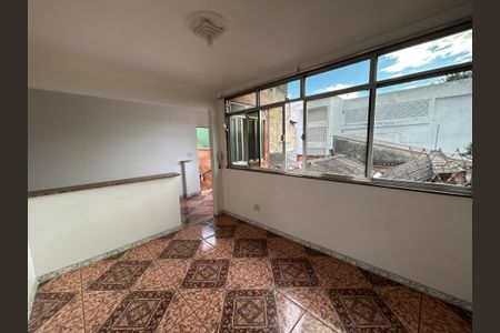 Sala de casa para alugar com 1 quarto, 70m² em Guadalupe, Rio de Janeiro