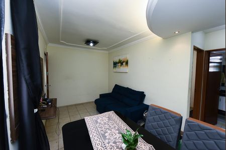 Sala de apartamento para alugar com 2 quartos, 50m² em Califórnia, Belo Horizonte