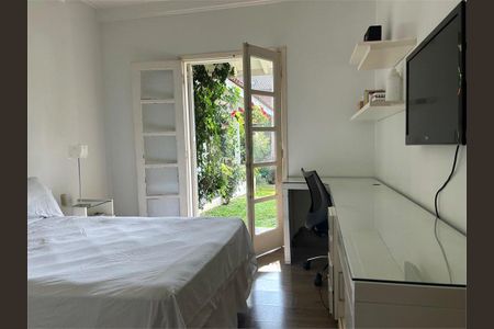 Casa à venda com 3 quartos, 380m² em Interlagos, São Paulo