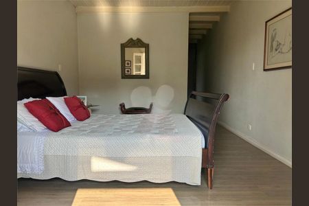 Casa à venda com 3 quartos, 380m² em Interlagos, São Paulo