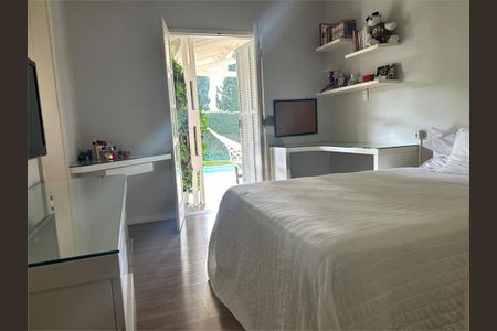 Casa à venda com 3 quartos, 380m² em Interlagos, São Paulo