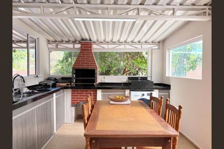 Casa à venda com 170m², 2 quartos e 2 vagas