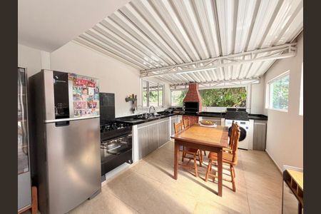 Casa à venda com 170m², 2 quartos e 2 vagas