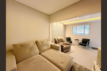 Casa à venda com 170m², 2 quartos e 2 vagas