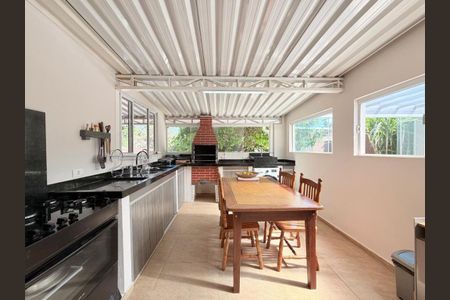 Casa à venda com 170m², 2 quartos e 2 vagas