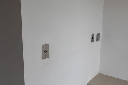 Apartamento à venda com 74m², 1 quarto e 2 vagasDetalhe tomada Quarto