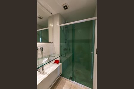 Apartamento à venda com 74m², 1 quarto e 2 vagasBanheiro