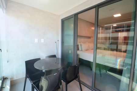 Varanda de kitnet/studio para alugar com 1 quarto, 30m² em Jardim Armação, Salvador