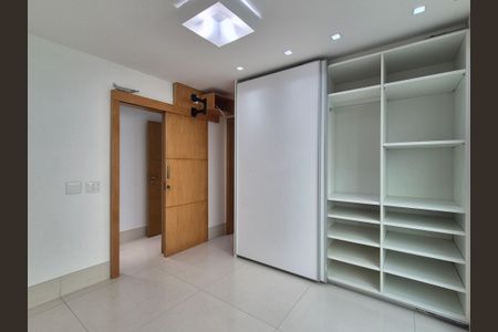 Apartamento para alugar com 300m², 4 quartos e 4 vagas