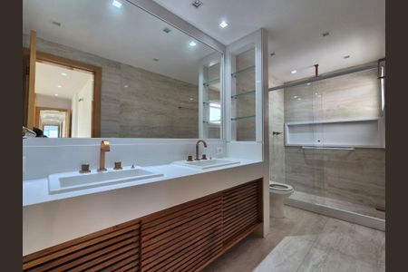 Apartamento para alugar com 300m², 4 quartos e 4 vagas