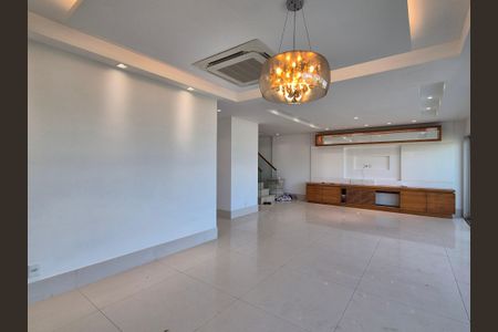 Apartamento para alugar com 300m², 4 quartos e 4 vagas