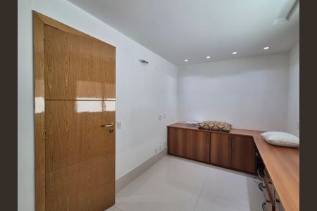 Apartamento para alugar com 300m², 4 quartos e 4 vagas