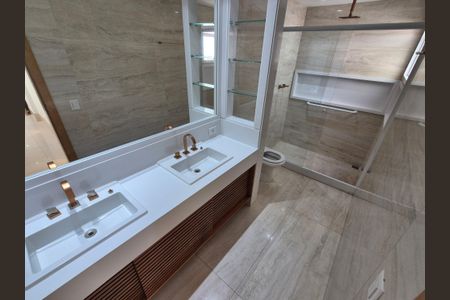 Apartamento para alugar com 300m², 4 quartos e 4 vagas