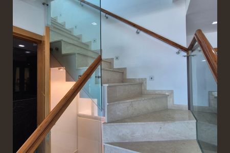 Apartamento para alugar com 300m², 4 quartos e 4 vagas