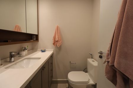 Apartamento à venda com 122m², 3 quartos e 2 vagasBanheiro da Suíte 3