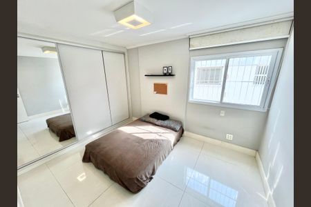 Apartamento à venda com 74m², 2 quartos e 1 vagaQuarto 2 - Suíte