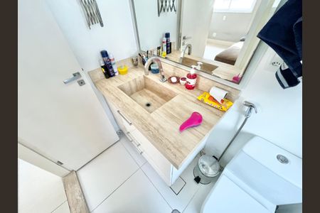 Apartamento à venda com 74m², 2 quartos e 1 vagaBanheiro da Suíte 