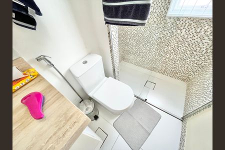 Apartamento à venda com 74m², 2 quartos e 1 vagaBanheiro da Suíte 