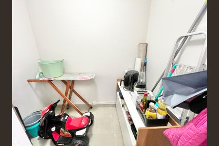 Apartamento à venda com 74m², 2 quartos e 1 vagaQuarto de Serviço