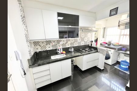 Apartamento à venda com 74m², 2 quartos e 1 vagaCozinha