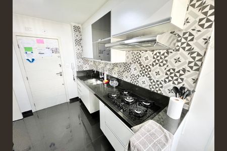 Apartamento à venda com 74m², 2 quartos e 1 vagaCozinha