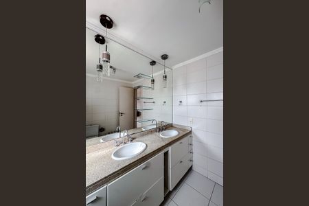 Apartamento para alugar com 98m², 4 quartos e 3 vagasBanheiro da Suíte