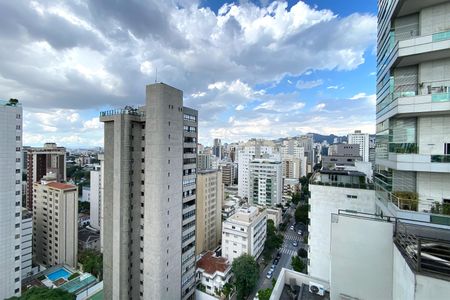 Vista da Sala de kitnet/studio para alugar com 1 quarto, 45m² em Lourdes, Belo Horizonte