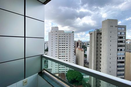 Varanda da Sala de kitnet/studio para alugar com 1 quarto, 45m² em Lourdes, Belo Horizonte